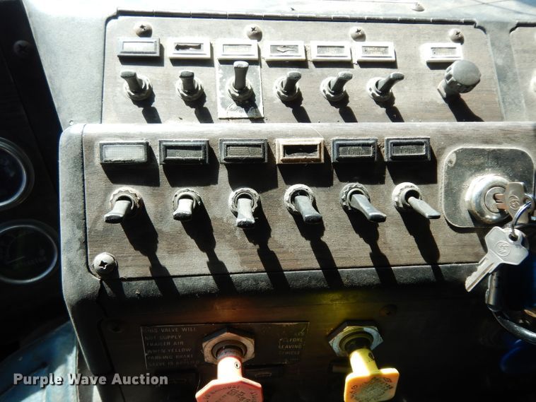 image for item DG6394 1984 Kenworth K100 semi truck