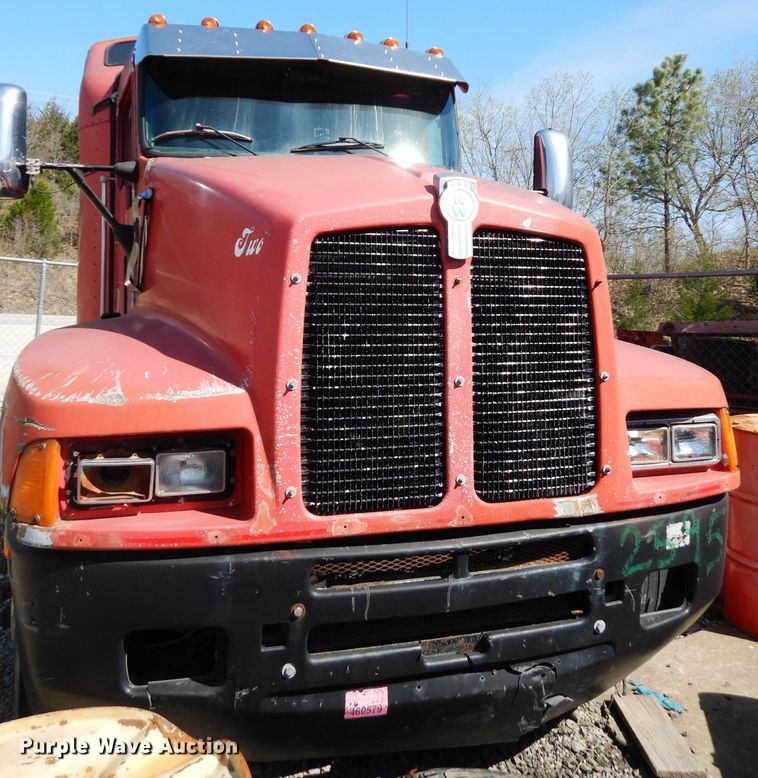 image for item DG6395 1995 Kenworth T600 semi truck