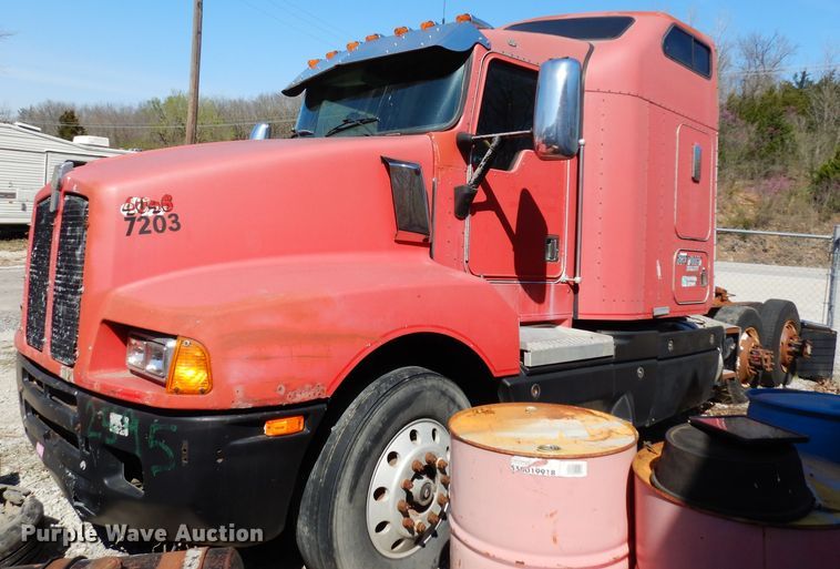 image for item DG6395 1995 Kenworth T600 semi truck