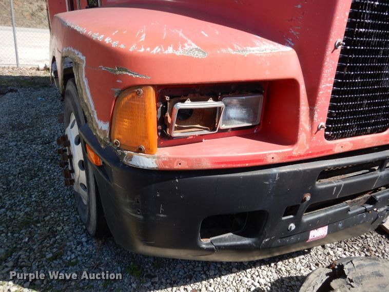 image for item DG6395 1995 Kenworth T600 semi truck
