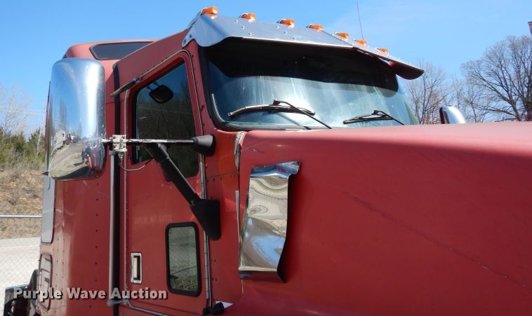 image for item DG6395 1995 Kenworth T600 semi truck