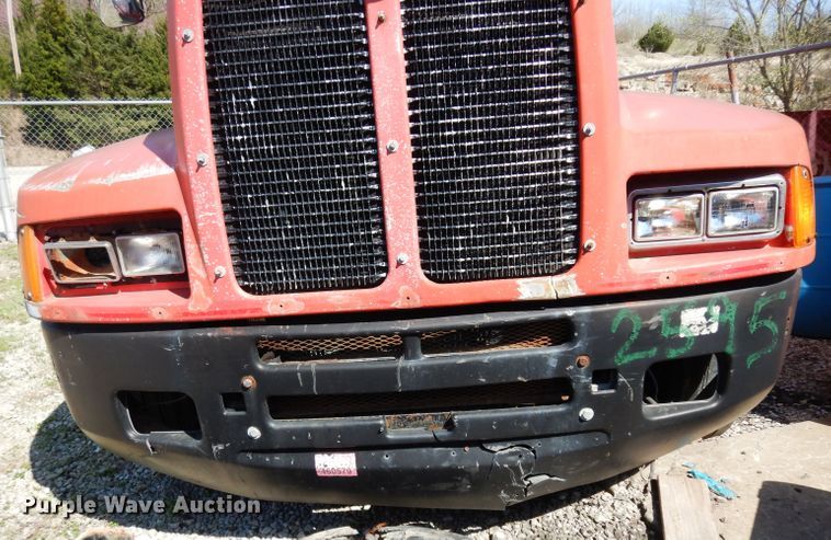 image for item DG6395 1995 Kenworth T600 semi truck