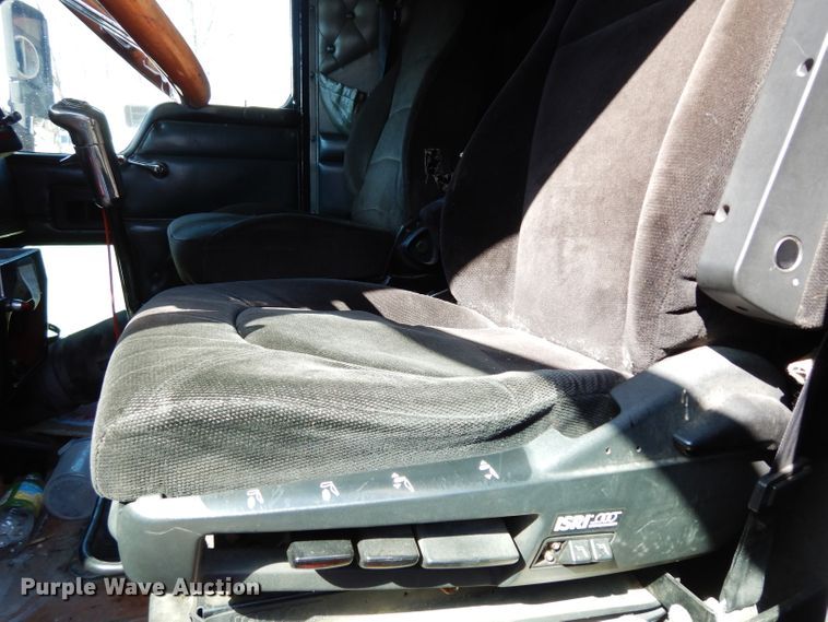 image for item DG6395 1995 Kenworth T600 semi truck