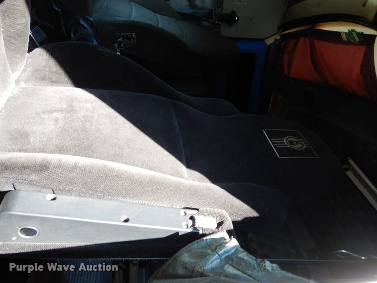 image for item DG6395 1995 Kenworth T600 semi truck