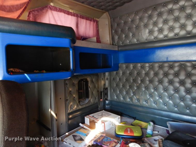 image for item DG6395 1995 Kenworth T600 semi truck