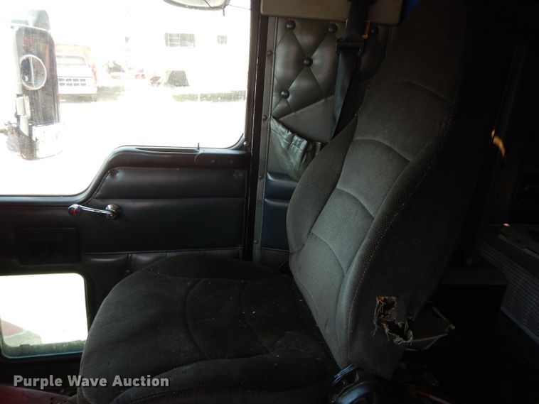 image for item DG6395 1995 Kenworth T600 semi truck