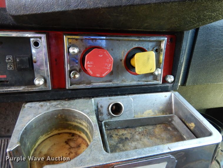 image for item DG6395 1995 Kenworth T600 semi truck