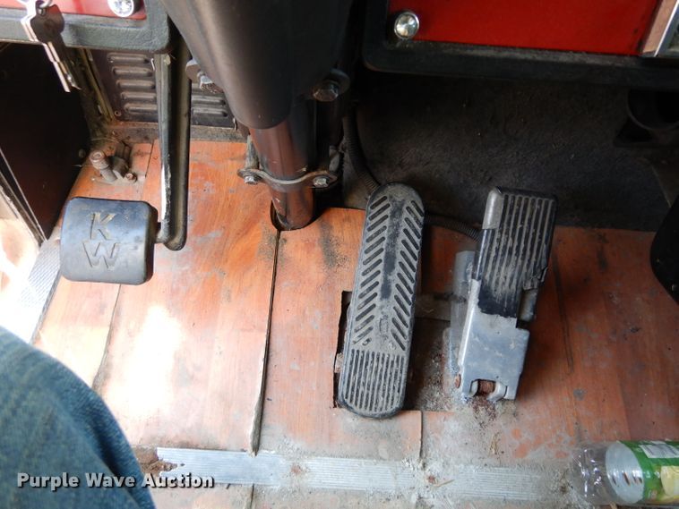 image for item DG6395 1995 Kenworth T600 semi truck