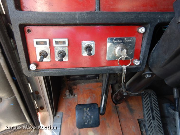 image for item DG6395 1995 Kenworth T600 semi truck