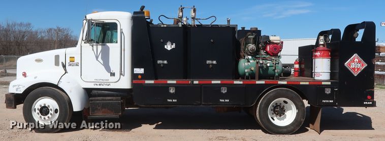 image for item DG7134 1998 Peterbilt 330 service truck