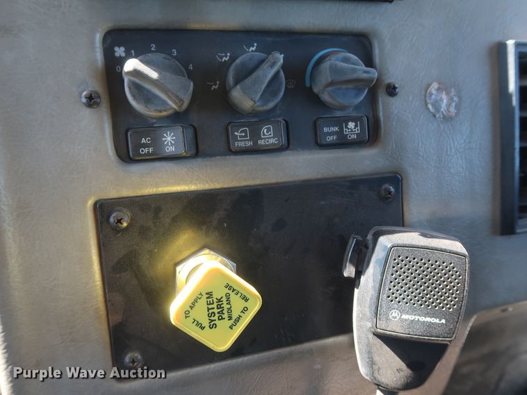 image for item DG7134 1998 Peterbilt 330 service truck