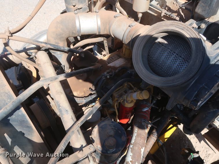 image for item DG7134 1998 Peterbilt 330 service truck