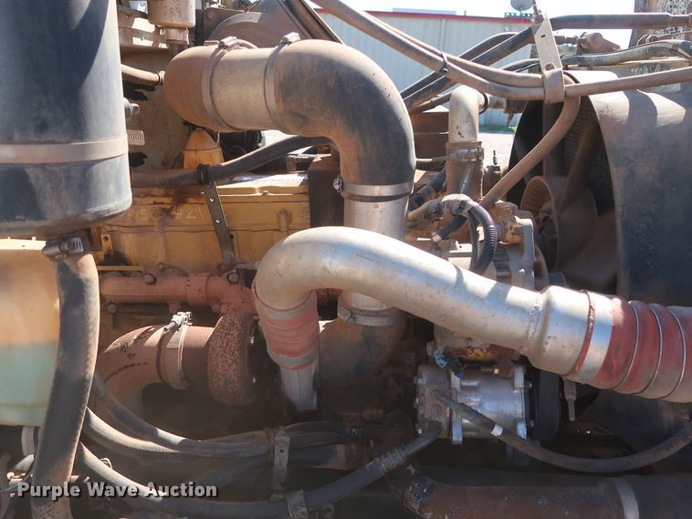 image for item DG7134 1998 Peterbilt 330 service truck