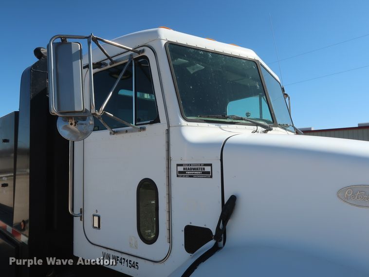 image for item DG7134 1998 Peterbilt 330 service truck