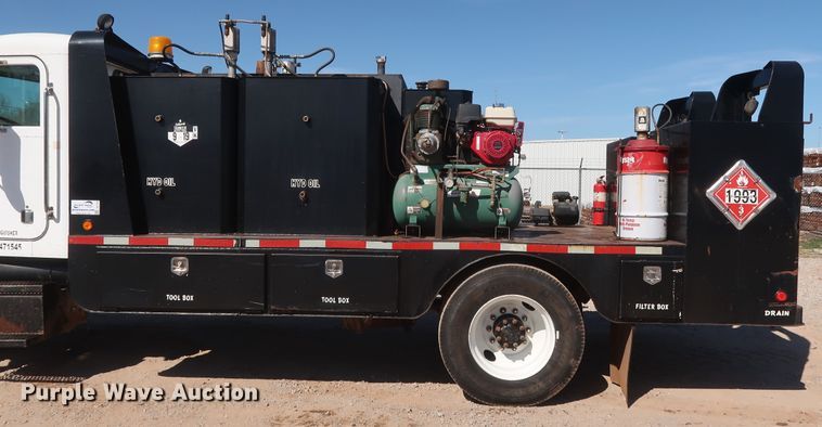 image for item DG7134 1998 Peterbilt 330 service truck