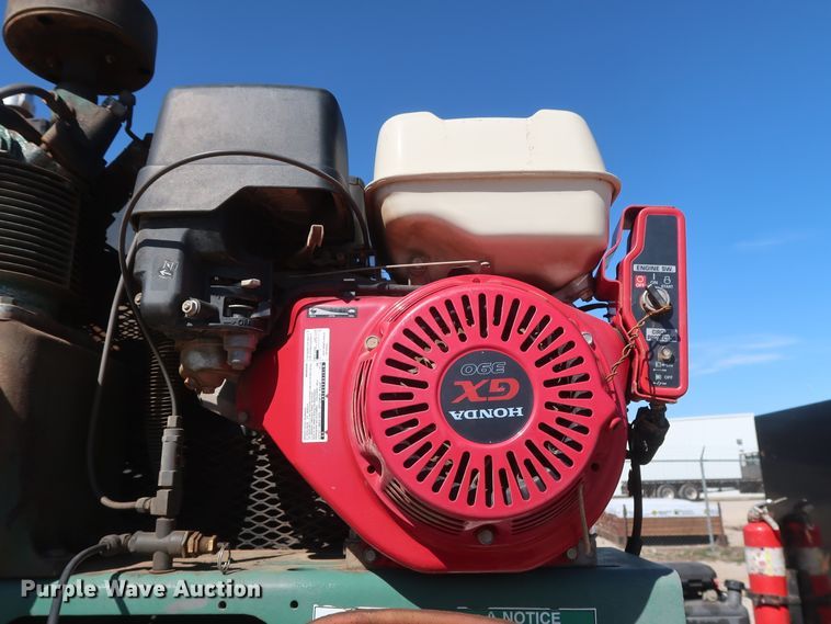 image for item DG7134 1998 Peterbilt 330 service truck