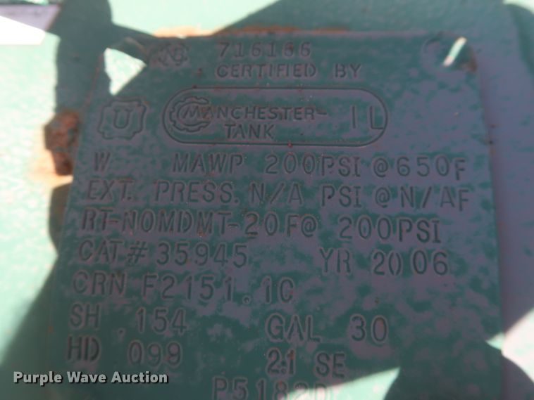 image for item DG7134 1998 Peterbilt 330 service truck