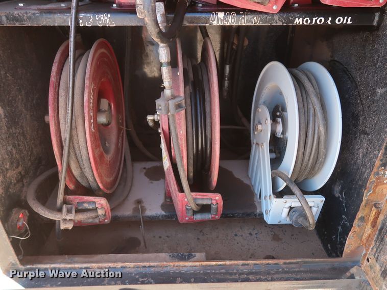 image for item DG7134 1998 Peterbilt 330 service truck