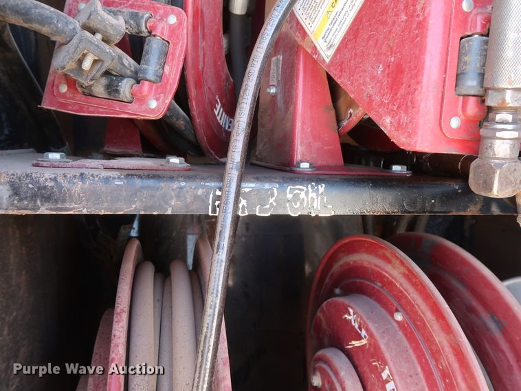 image for item DG7134 1998 Peterbilt 330 service truck