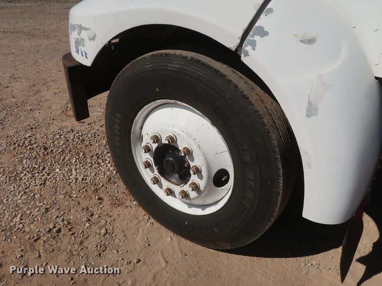 image for item DG7134 1998 Peterbilt 330 service truck