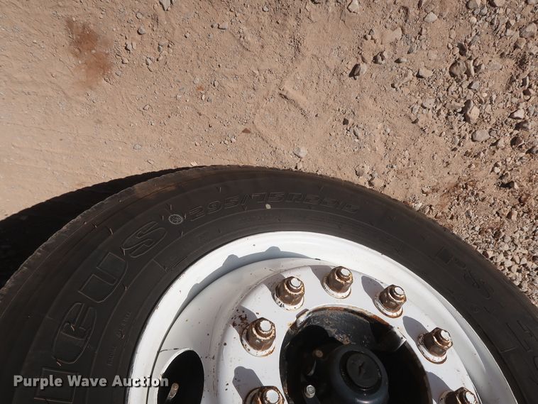 image for item DG7134 1998 Peterbilt 330 service truck