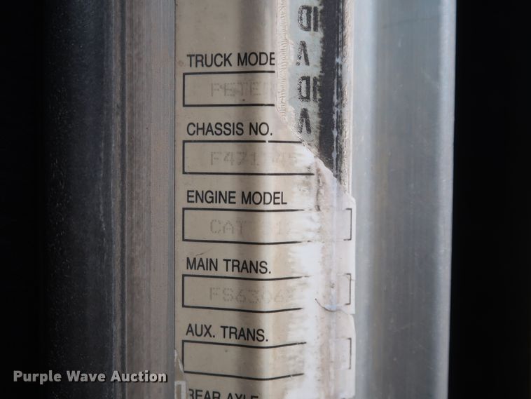 image for item DG7134 1998 Peterbilt 330 service truck