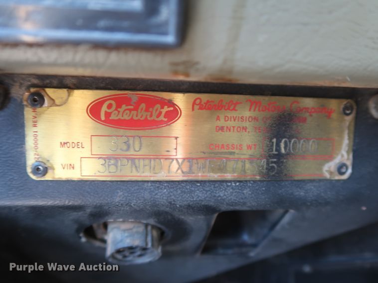 image for item DG7134 1998 Peterbilt 330 service truck