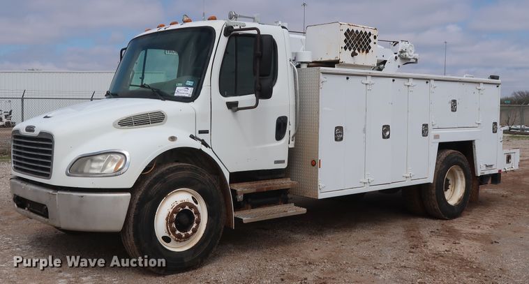 image for item DG7135 2007 Freightliner Business Class M2 service truck with crane