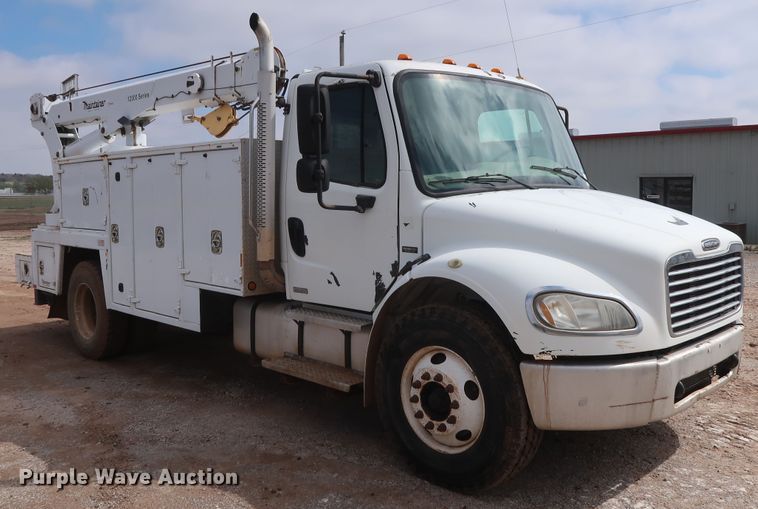 image for item DG7135 2007 Freightliner Business Class M2 service truck with crane