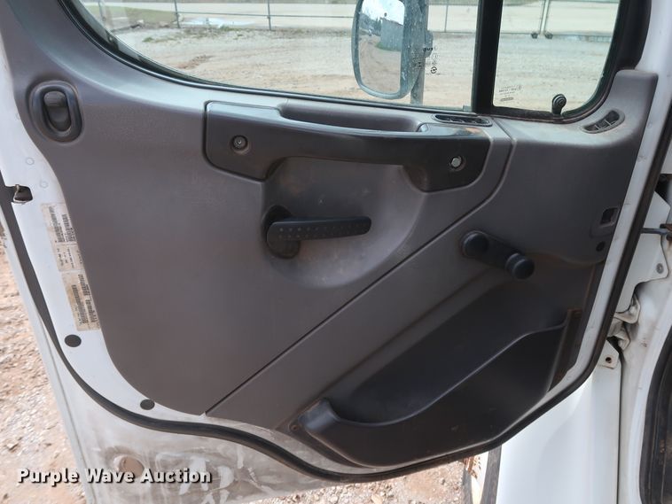 image for item DG7135 2007 Freightliner Business Class M2 service truck with crane