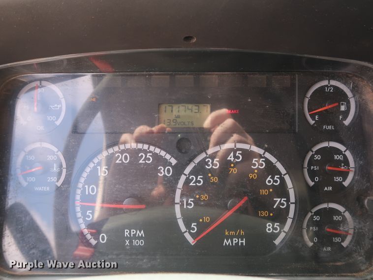 image for item DG7135 2007 Freightliner Business Class M2 service truck with crane