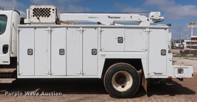 image for item DG7135 2007 Freightliner Business Class M2 service truck with crane