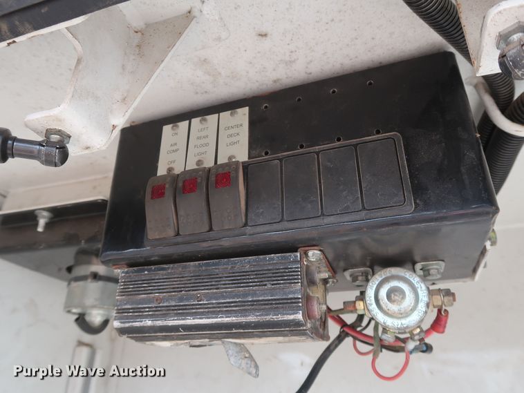 image for item DG7135 2007 Freightliner Business Class M2 service truck with crane