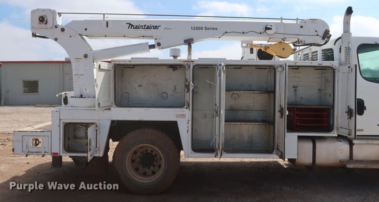 image for item DG7135 2007 Freightliner Business Class M2 service truck with crane