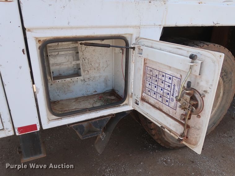 image for item DG7135 2007 Freightliner Business Class M2 service truck with crane