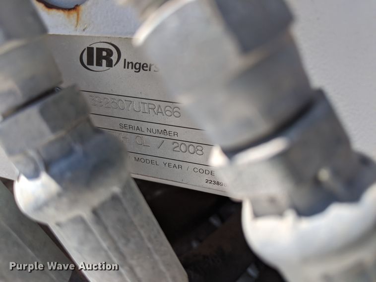 image for item DG7135 2007 Freightliner Business Class M2 service truck with crane