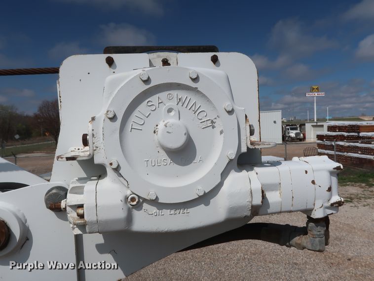 image for item DG7135 2007 Freightliner Business Class M2 service truck with crane