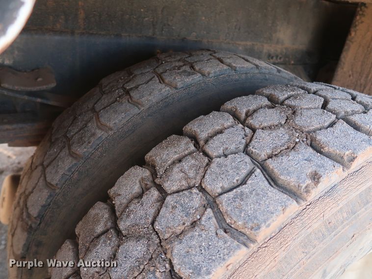 image for item DG7135 2007 Freightliner Business Class M2 service truck with crane