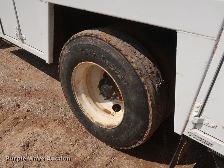 image for item DG7135 2007 Freightliner Business Class M2 service truck with crane