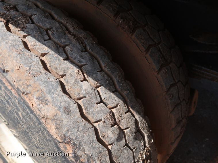 image for item DG7135 2007 Freightliner Business Class M2 service truck with crane