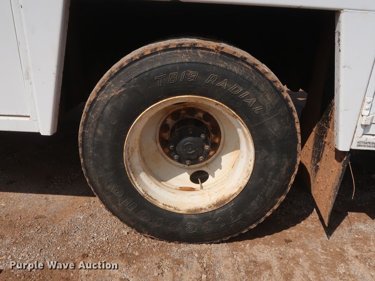 image for item DG7135 2007 Freightliner Business Class M2 service truck with crane