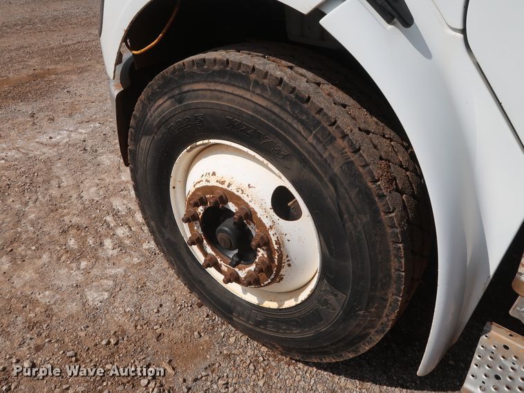 image for item DG7135 2007 Freightliner Business Class M2 service truck with crane