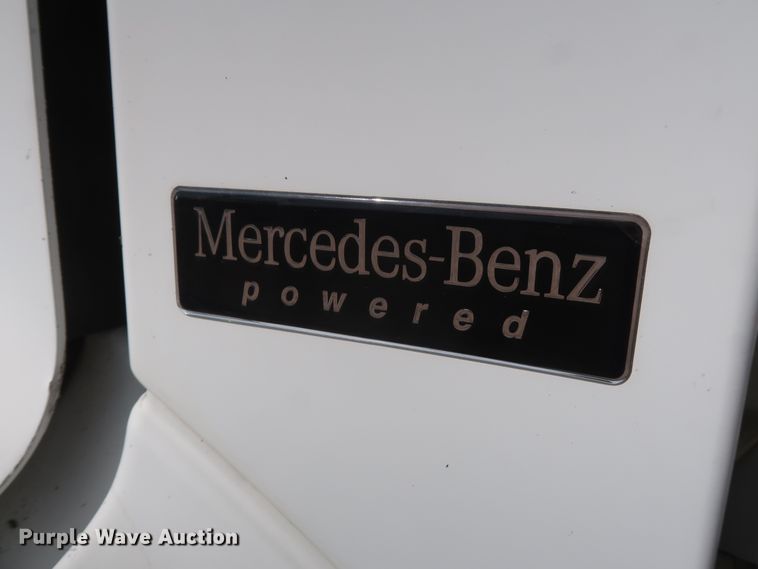 image for item DG7135 2007 Freightliner Business Class M2 service truck with crane