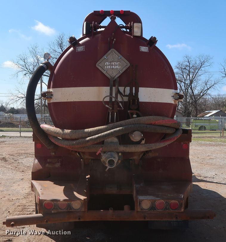 image for item DG7157 1995 Mack RD690S tank truck