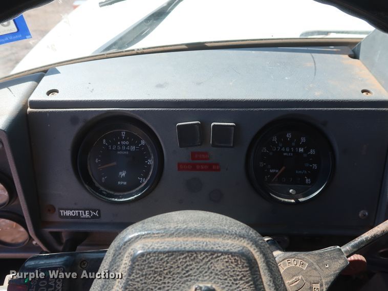 image for item DG7157 1995 Mack RD690S tank truck