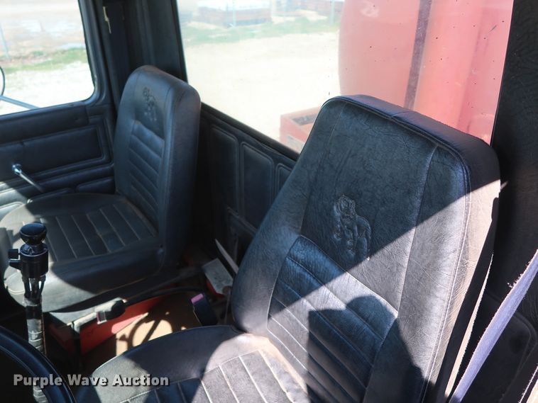 image for item DG7157 1995 Mack RD690S tank truck