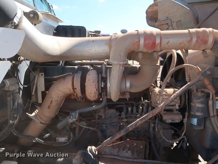 image for item DG7157 1995 Mack RD690S tank truck