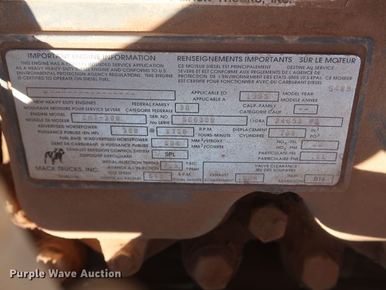 image for item DG7157 1995 Mack RD690S tank truck