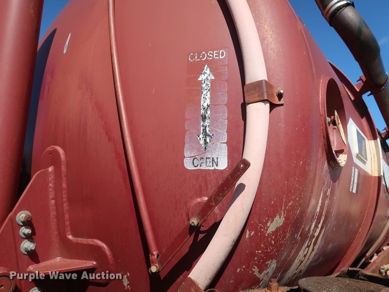 image for item DG7157 1995 Mack RD690S tank truck