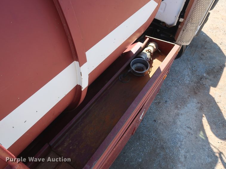 image for item DG7157 1995 Mack RD690S tank truck